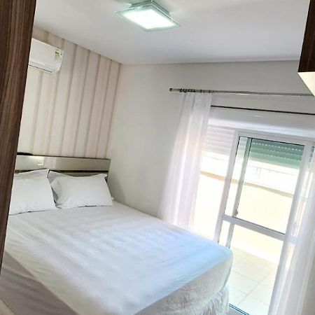 Suite, Piscina Compartilhada, Nao E O Apartamento Inteiro Somente Suite Бомбиняс Екстериор снимка